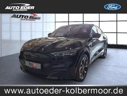 Iridiumschwarz (schwarz) Gebraucht 2022 Ford Mustang Mach-E Premium SUV | 42.880 € (Fairer Preis)