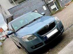Blau Gebraucht 2009 Skoda Fabia Ambiente Kleinwagen | 2.500 € (Etwas zu teuer)