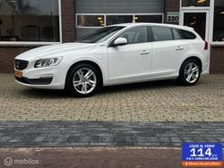 Weiß Gebraucht 2015 Volvo V60 R-Design Kombi | 6.950 € (Superpreis)