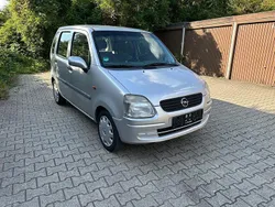 Silber Gebraucht 2000 Opel Agila Limousine | 1.300 €