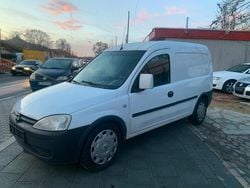 Weiß Gebraucht 2011 Opel Combo Van / Kleinbus | 1.600 € (Guter Preis)
