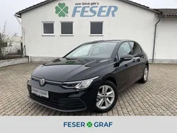 Grenadillschwarz metallic Gebraucht 2024 VW Golf VIII Life Limousine | 21.450 € (Superpreis)