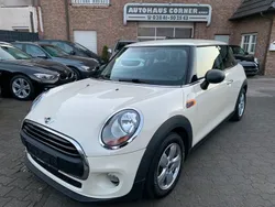 Weiß Gebraucht 2016 Mini ONE Kleinwagen | 9.890 € (Fairer Preis)
