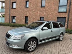 Grün Gebraucht 2009 Skoda Octavia Ambiente Kombi | 7.490 € (Fairer Preis)