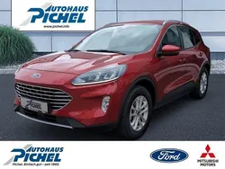 Rot(metallic) Gebraucht 2022 Ford Kuga Titanium SUV | 25.890 € (Guter Preis)