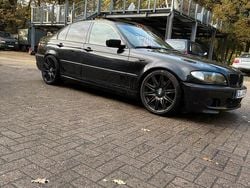 Schwarz Gebraucht 2003 BMW 320 M Sport Limousine | 4.000 €