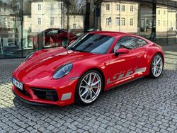 Rot Gebraucht 2023 Porsche 992 Coupé | 133.500 €