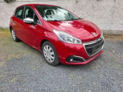 Rot Gebraucht 2017 Peugeot 208 Kleinwagen | 5.799 € (Superpreis)