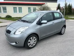 Silber Gebraucht 2008 Toyota Yaris Team Limousine | 2.890 € (Fairer Preis)
