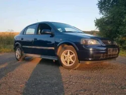 Blau Gebraucht 2000 Opel Astra Kleinwagen | 999 € (Teuer)