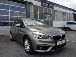 Silber Gebraucht 2017 BMW 218 Active Tourer Advantage Van / Kleinbus | 14.490 € (Fairer Preis)