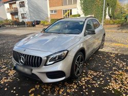 Silber Gebraucht 2017 Mercedes GLA180 AMG line SUV | 17.900 € (Fairer Preis)