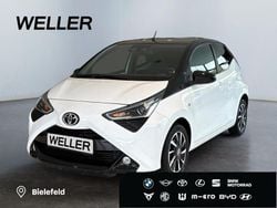 Weiss Gebraucht 2021 Toyota Aygo Kleinwagen | 9.980 € (Fairer Preis)