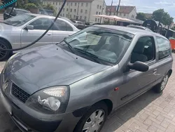 Braun Gebraucht 2003 Renault Clio II Kleinwagen | 1.450 € (Fairer Preis)