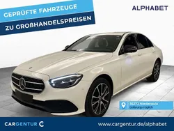 Polarweiss Gebraucht 2022 Mercedes E220 Avantgarde Limousine | 35.390 € (Guter Preis)