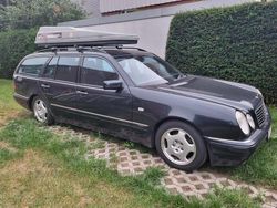 Blau Gebraucht 1997 Mercedes 220 Kombi | 1.300 €