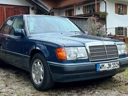 Blau Gebraucht 1991 Mercedes 260 Limousine | 12.500 €
