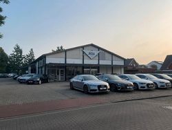 Grün Gebraucht 2015 VW Caddy Van / Kleinbus | 12.900 €