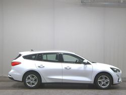 Weiss Gebraucht 2020 Ford Focus Cool & Connect Kombi | 11.580 € (Superpreis)