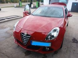 Rot Gebraucht 2015 Alfa Romeo Giulietta Kleinwagen | 8.500 € (Guter Preis)