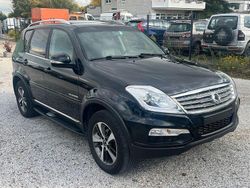 Schwarz Gebraucht 2015 Ssangyong (KGM) Rexton Quartz SUV | 6.980 €