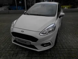 Weiß Gebraucht 2019 Ford Fiesta ST-Line Kleinwagen | 14.750 €