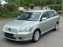 Silber Gebraucht 2006 Toyota Avensis Sol Kombi | 7.990 €