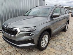 Graphitgrau metallic Neu 2025 Skoda Karoq SUV | 32.390 € (Guter Preis)