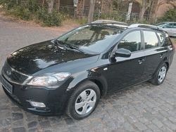 Schwarz Gebraucht 2010 Kia Ceed Kombi | 3.450 € (Superpreis)