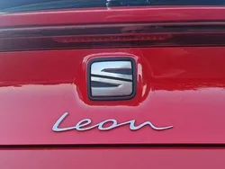 Rot Gebraucht 2021 Seat Leon Style Limousine | 12.497 € (Etwas zu teuer)