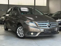 Grau Gebraucht 2014 Mercedes B180 Van / Kleinbus | 9.300 € (Superpreis)
