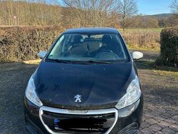 Schwarz Gebraucht 2018 Peugeot 208 Kleinwagen | 4.300 € (Guter Preis)