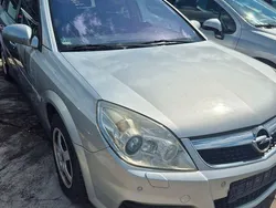 Silber Gebraucht 2007 Opel Vectra Kombi | 500 € (Fairer Preis)