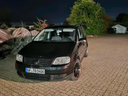 Schwarz Gebraucht 2006 VW Touran Van / Kleinbus | 3.300 € (Fairer Preis)