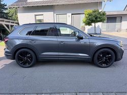 Grau Gebraucht 2023 VW Touareg Elegance SUV | 56.000 € (Superpreis)