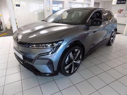Grau Gebraucht 2023 Renault Megane E-Tech Techno Limousine | 29.950 € (Fairer Preis)