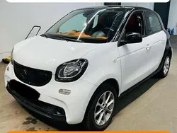 Schwarz Gebraucht 2016 Smart ForFour Kleinwagen | 10.500 € (Etwas zu teuer)