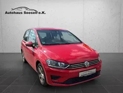 Rot Gebraucht 2015 VW Golf Sportsvan Comfortline Van / Kleinbus | 6.290 €