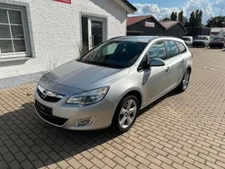 Silber Gebraucht 2011 Opel Astra Design Edition Kombi | 4.999 € (Fairer Preis)