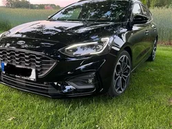 Schwarz Gebraucht 2019 Ford Focus ST-Line Limousine | 18.500 € (Etwas zu teuer)