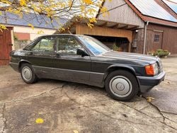 Grau Gebraucht 1993 Mercedes 190 Limousine | 8.100 €