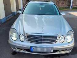 Grau Gebraucht 2004 Mercedes 220 Limousine | 1.800 € (Fairer Preis)