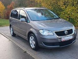 Grau Gebraucht 2009 VW Touran United Van / Kleinbus | 7.999 € (Etwas zu teuer)