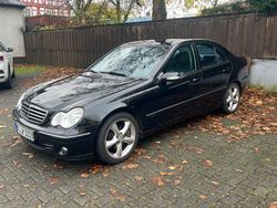 Schwarz Gebraucht 2006 Mercedes C180 Avantgarde Limousine | 3.000 € (Guter Preis)