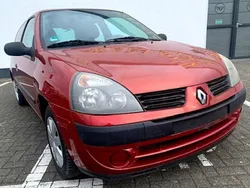 Andere außenfarben Gebraucht 2004 Renault Clio II Kleinwagen | 2.390 €