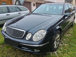 Blau Gebraucht 2003 Mercedes E240 Kombi | 1.600 €