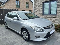 Silber Gebraucht 2012 Hyundai i30 Edition Limousine | 4.600 € (Fairer Preis)