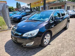 Schwarz Gebraucht 2011 Opel Astra Design Edition Kombi | 6.990 € (Fairer Preis)