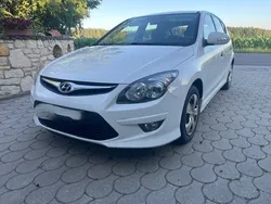 Weiß Gebraucht 2012 Hyundai i30 Classic Limousine | 5.000 €