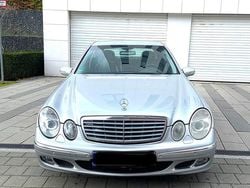 Silber Gebraucht 2006 Mercedes E280 Elegance Limousine | 2.200 €